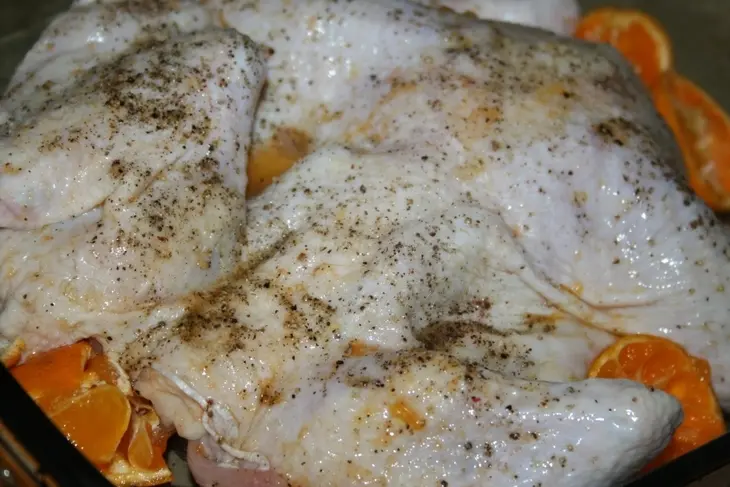 Пряная четвертованная мандариновая курочка: шаг 2