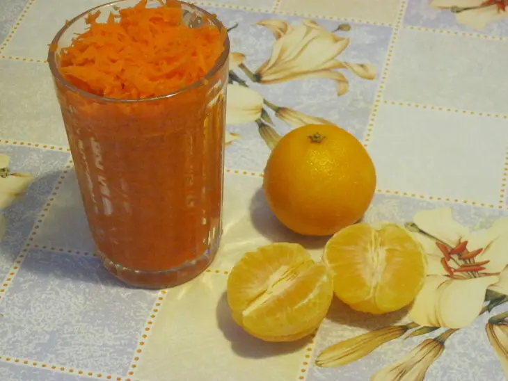 Морковные маффины с мандаринами и мармеладом: шаг 1