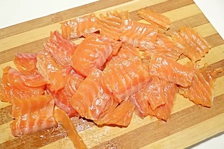 Рулетики из лаваша с диким рисом и лососем: шаг 3