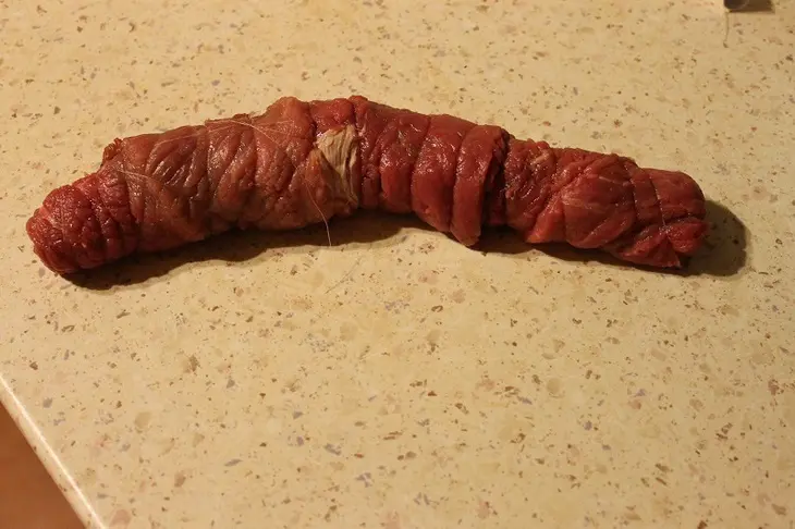Рулет из говядины с рисом и сыром: шаг 5