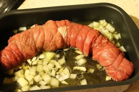 Рулет из говядины с рисом и сыром: шаг 6