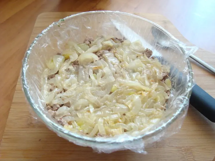 Салат с куриной печенью и перепелиными яйцами: шаг 8