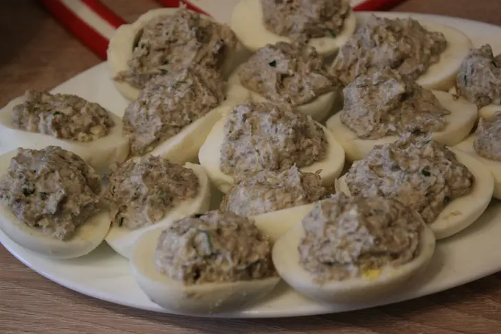 Яйца, фаршированные шампиньонами: шаг 5