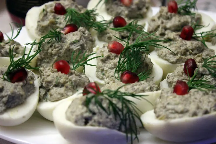 Яйца, фаршированные шампиньонами: шаг 7