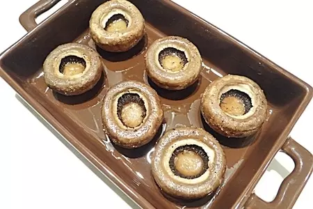 Шампиньоны, фаршированные киноа: шаг 6
