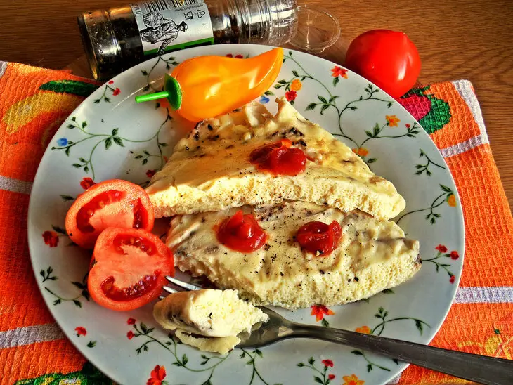 Омлет не жареный,а вареный...в пакете!: шаг 9
