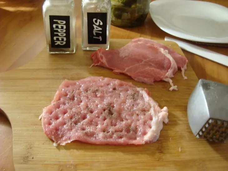 Мясо с огурцом или мясные рулетики с огурцом "спасибо андрей": шаг 2