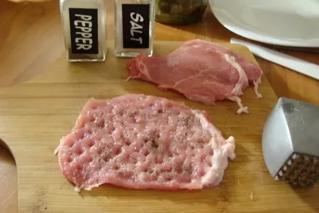 Мясо с огурцом или мясные рулетики с огурцом "спасибо андрей": шаг 2