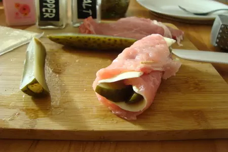 Мясо с огурцом или мясные рулетики с огурцом "спасибо андрей": шаг 4