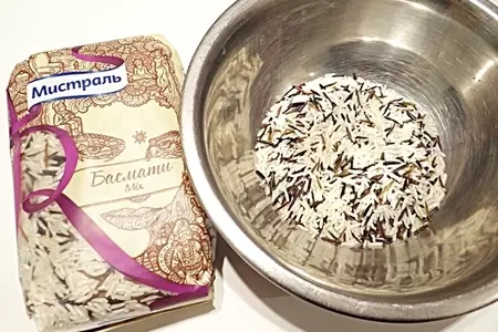 Пирог с квашеной капустой, рисом и колбасками: шаг 1