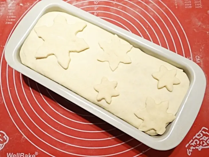 Пирог с квашеной капустой, рисом и колбасками: шаг 15