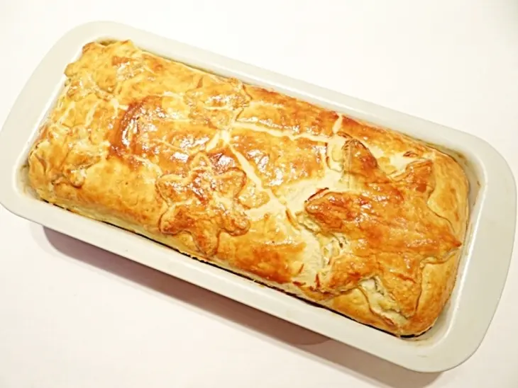 Пирог с квашеной капустой, рисом и колбасками: шаг 17