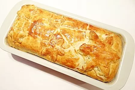 Пирог с квашеной капустой, рисом и колбасками: шаг 17