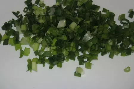 Салат с диким рисом, форелью и свежими огурцами: шаг 3