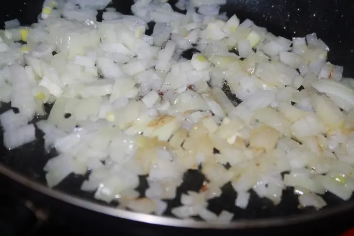 Песочный пирог с лисичками, курицей и диким рисом: шаг 6