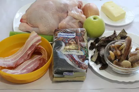 Курица "рыцарь в доспехах"  с диким рисом акватика и свежими и сухими грибами: шаг 1