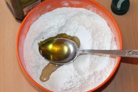 Хрустящие чайные ложки с кремом: шаг 1