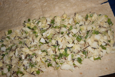 Рулет с рисом акватика микс, яйцом и зеленым луком под сырной корочкой: шаг 5