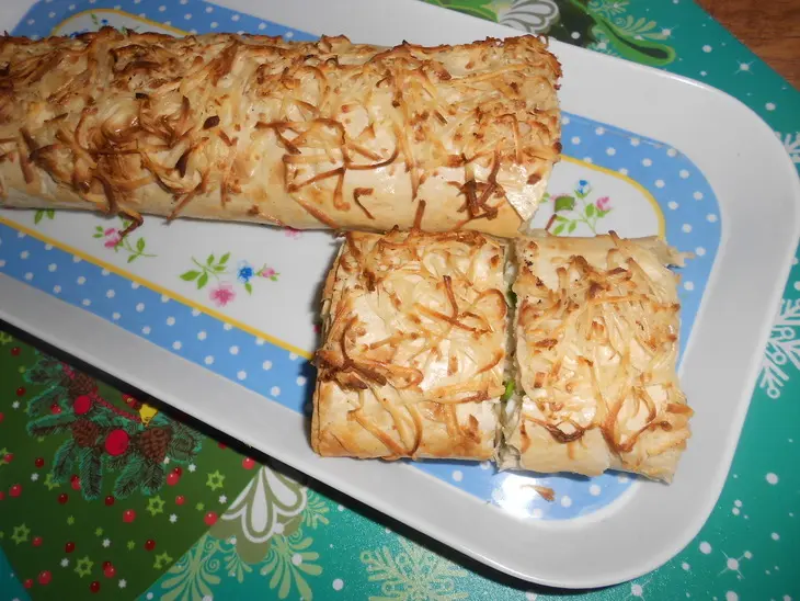 Рулет с рисом акватика микс, яйцом и зеленым луком под сырной корочкой: шаг 7