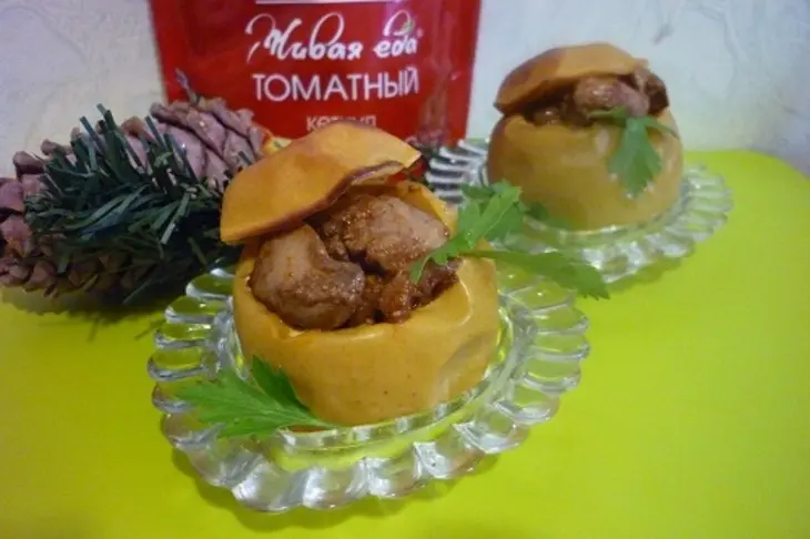 Куриная печень с яблоком в яблоке: шаг 5