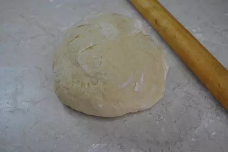 Сахарные рулетики с фисташковой крошкой: шаг 3
