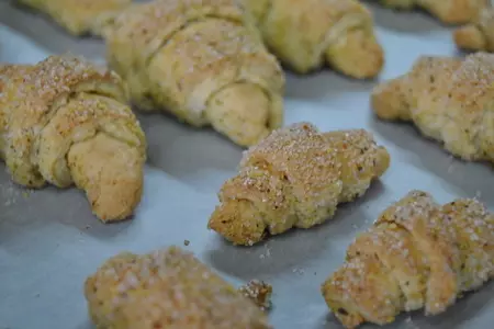 Сахарные рулетики с фисташковой крошкой: шаг 7