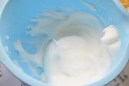Сырные шарики с киноа в панировочных сухарях: шаг 4