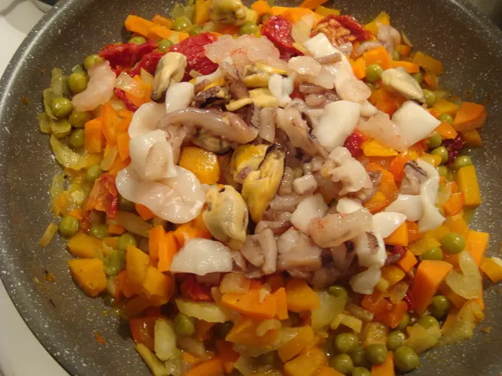 Морепродукты с овощами и киноа: шаг 7