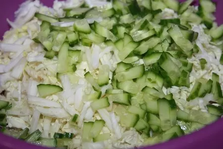 Тортильи-гриль с капустно-морковным салатом и курицей: шаг 1