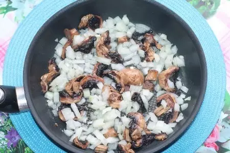 Запеканка с киноа, грибами и болгарским перцем: шаг 2