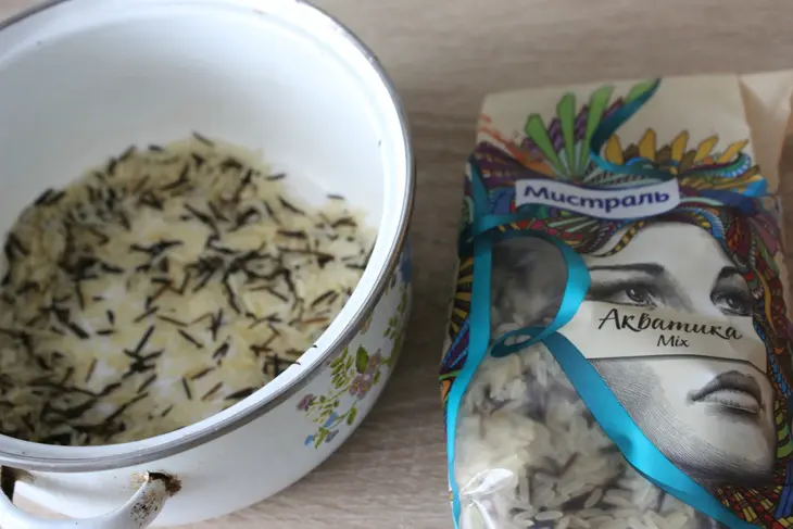 Суп из сёмги с рисом акватика микс и яйцом пашот: шаг 1