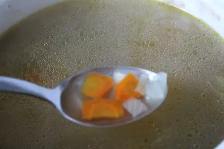 Суп из сёмги с рисом акватика микс и яйцом пашот: шаг 6