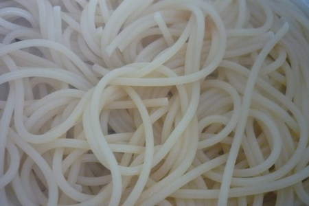 Спагетти с зеленым горошком: шаг 3