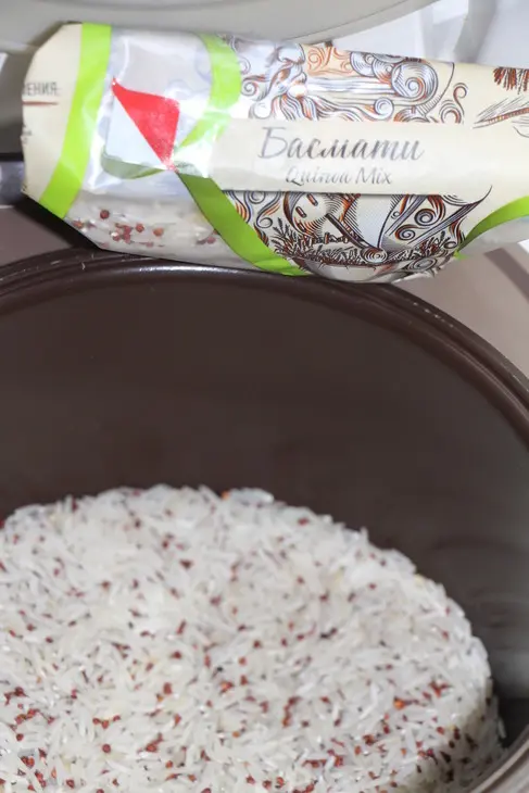 Салат с рисом басмати quinoa mix и молочными мидиями: шаг 1