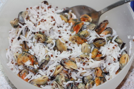 Салат с рисом басмати quinoa mix и молочными мидиями: шаг 5