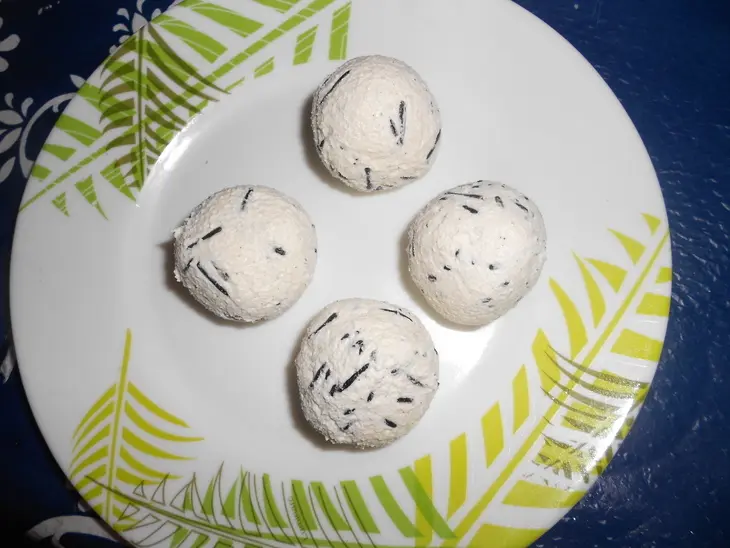 Закуска из творожных шариков с дики рисом и креветками: шаг 5