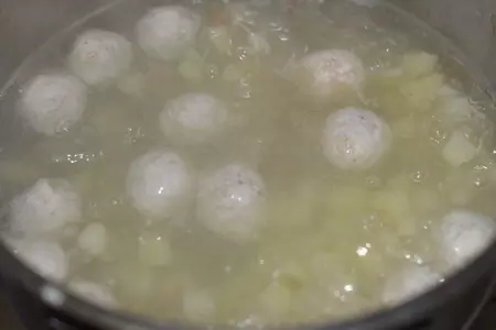 Суп с куриными фрикадельками, овощами и пастой: шаг 5