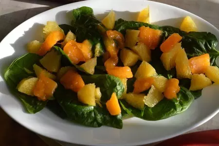Салат с апельсином, хурмой и киноа: шаг 2