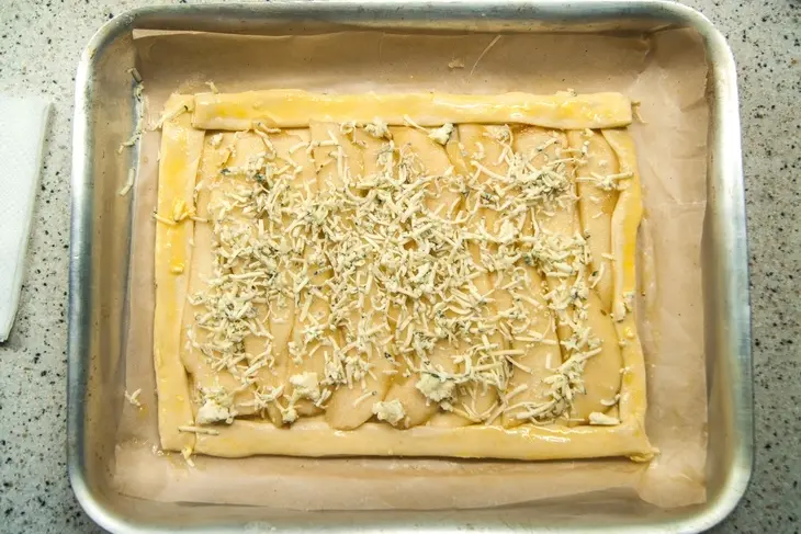 Тарт с грушей и голубым сыром: шаг 1