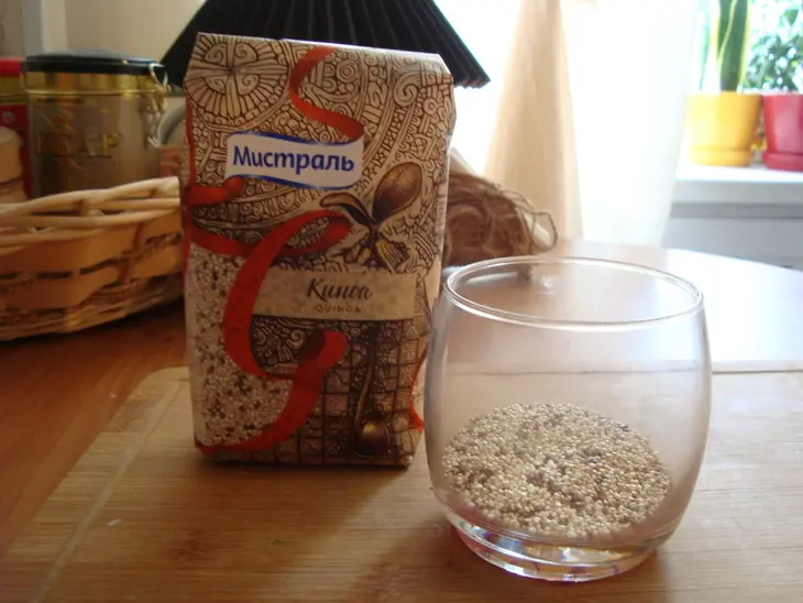Суп с брюссельской капустой и киноа на курином бульоне: шаг 1