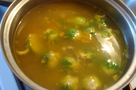 Суп с брюссельской капустой и киноа на курином бульоне: шаг 6
