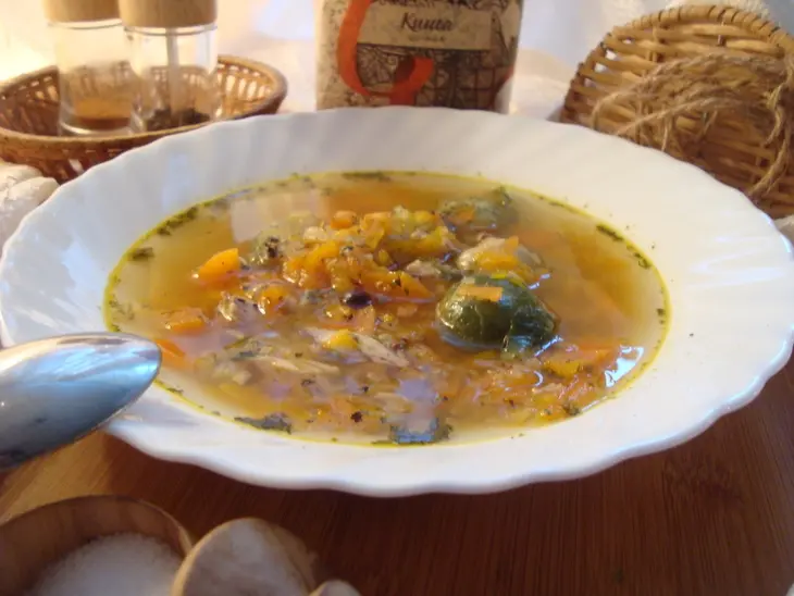 Суп с брюссельской капустой и киноа на курином бульоне: шаг 8