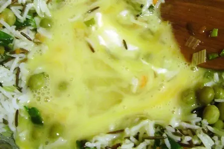 Рис с овощами, шпинатом и яйцом: шаг 4