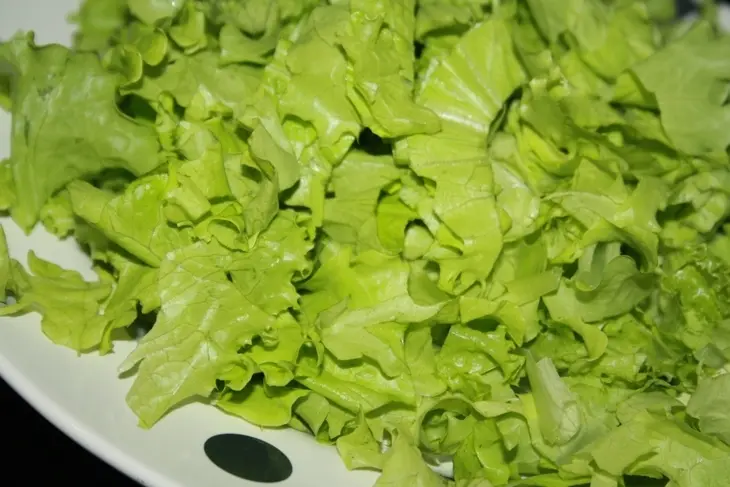 Салат с тунцом, киноа и яйцом: шаг 3