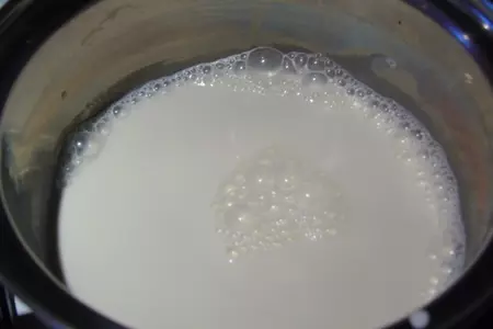 Нежное тесто на вареники и пельмени: шаг 1