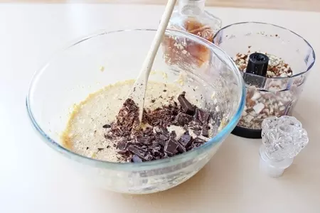 Кофейно-ореховый кекс с кофейной глазурью: шаг 4