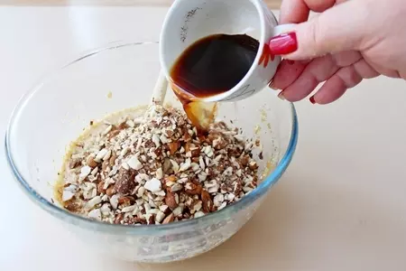 Кофейно-ореховый кекс с кофейной глазурью: шаг 5