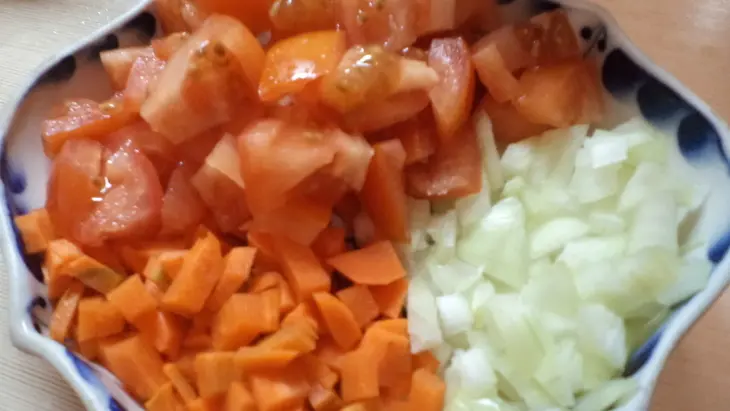 Рис с шампиньонами и с сеньорами помидорами под грудью курицы...: шаг 3
