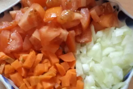 Рис с шампиньонами и с сеньорами помидорами под грудью курицы...: шаг 3