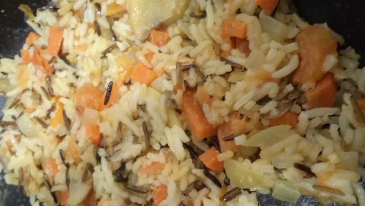 Рис с шампиньонами и с сеньорами помидорами под грудью курицы...: шаг 4